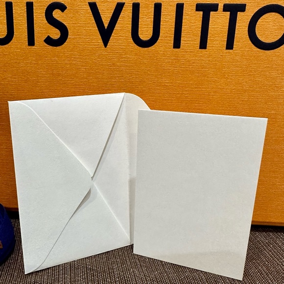 Authentic LOUIS VUITTON gift bag, box with tissue, ribbon, card/envelope, sleeve - Picture 12 of 16
